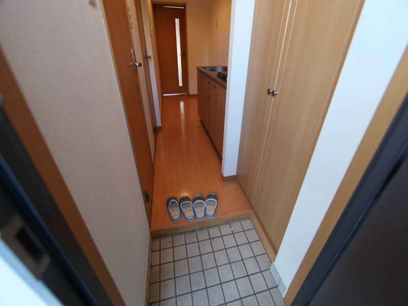 愛知県名古屋市中村区西米野町１丁目 玄関　シューズボックス付（下駄箱充実してます）