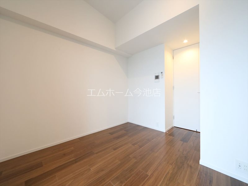 シーズンフラッツ千種 洋室6.6帖　エアコン付　南向きバルコニー