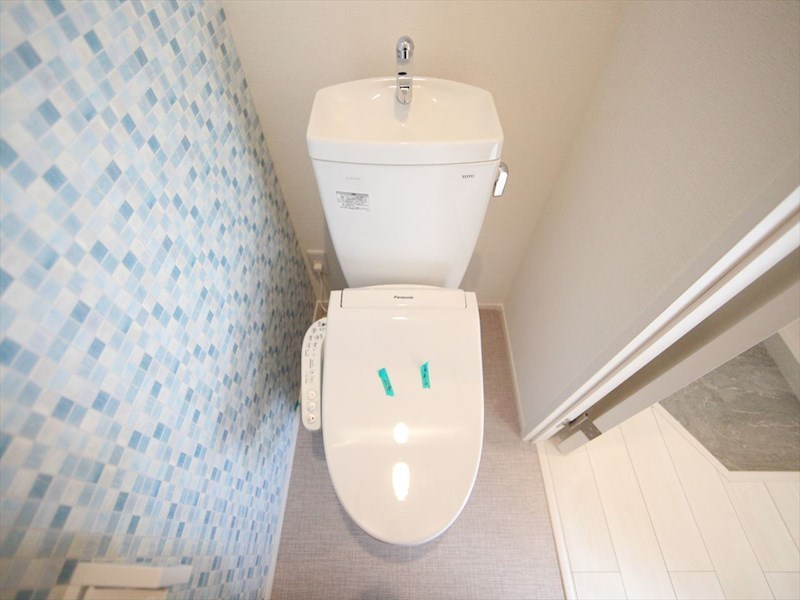 アラベスク 温水洗浄暖房便座付トイレ　同仕様写真