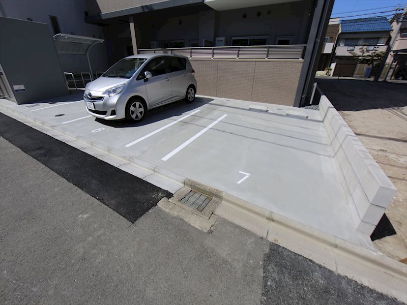 エスポワール黄金 敷地内駐車場