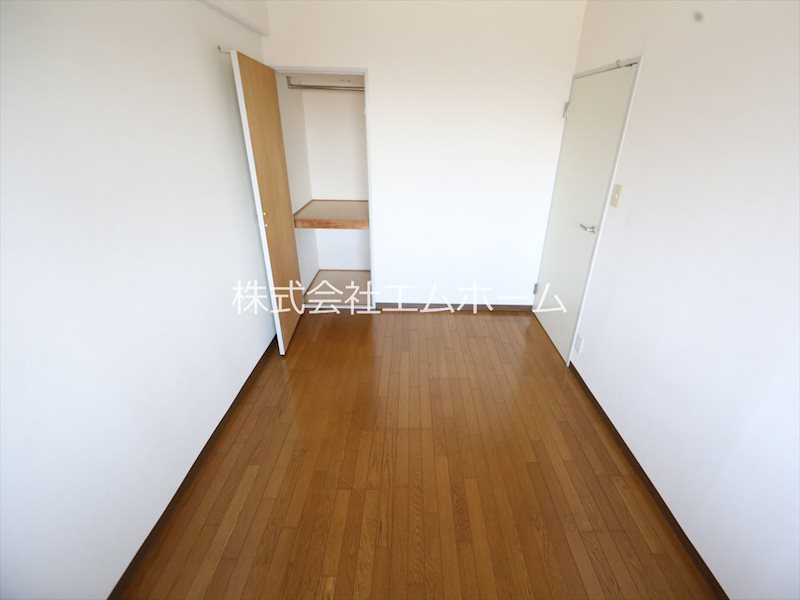 フォンテーヌナウ 北側洋室5.8帖　収納付　窓付（換気良好）