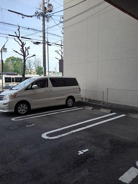 グラシオッソＫ 駐車場