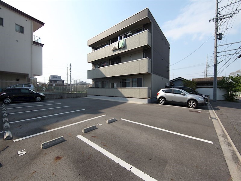 ＷｉｎｇＳ 敷地内平面駐車場