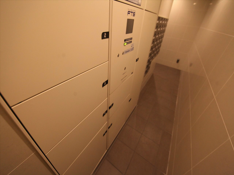 プレサンスロジェ葵 宅配BOX　不在時に荷物の受け取りができます