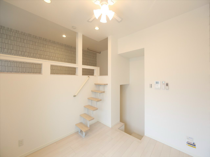 Ｌａ ｃｉｅｌ菊井（ラシエル菊井） 洋室6帖　上段ロフト6.3帖（収納でも部屋でも使えます）
