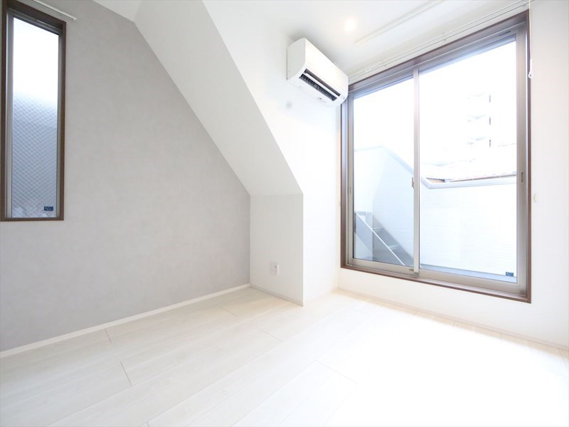Ｇｒａｎｄｔｉｃ　ｕｎ　ｂｏｎｈｅｕｒ ＬＤＫ9.1帖　エアコン完備　バルコニー
