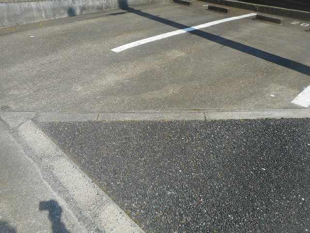 ＣＹメゾン 駐車場