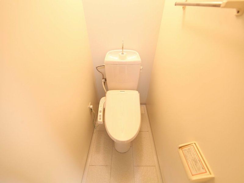 ヒルズ千種 温水洗浄暖房便座付トイレ