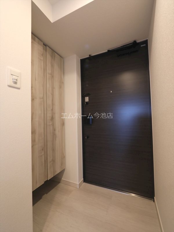 S-RESIDENCE黒川本通一丁目 玄関（シューズボックス完備）