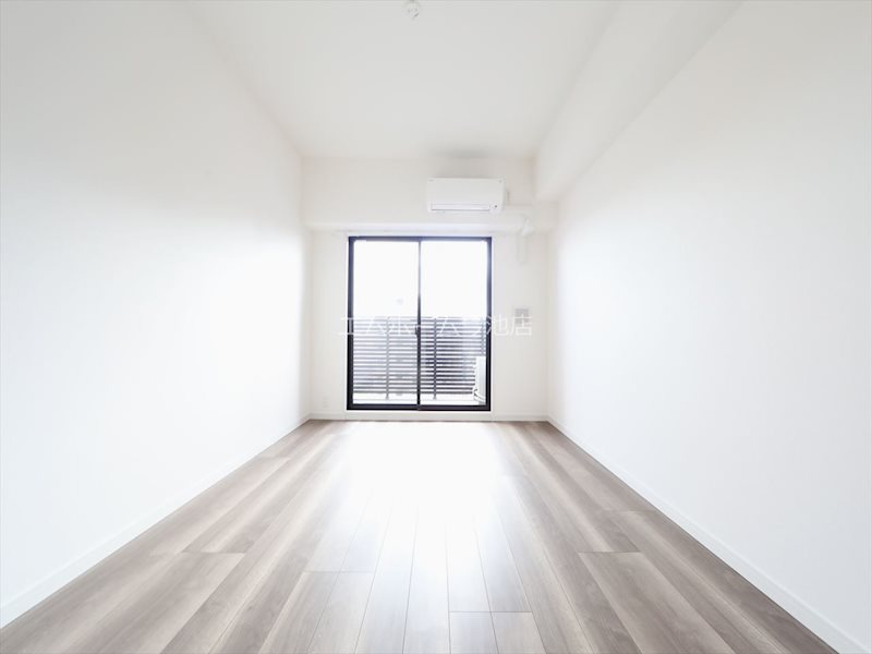 S-RESIDENCE黒川本通一丁目 洋室8.5帖　エアコン完備　バルコニーに面しています