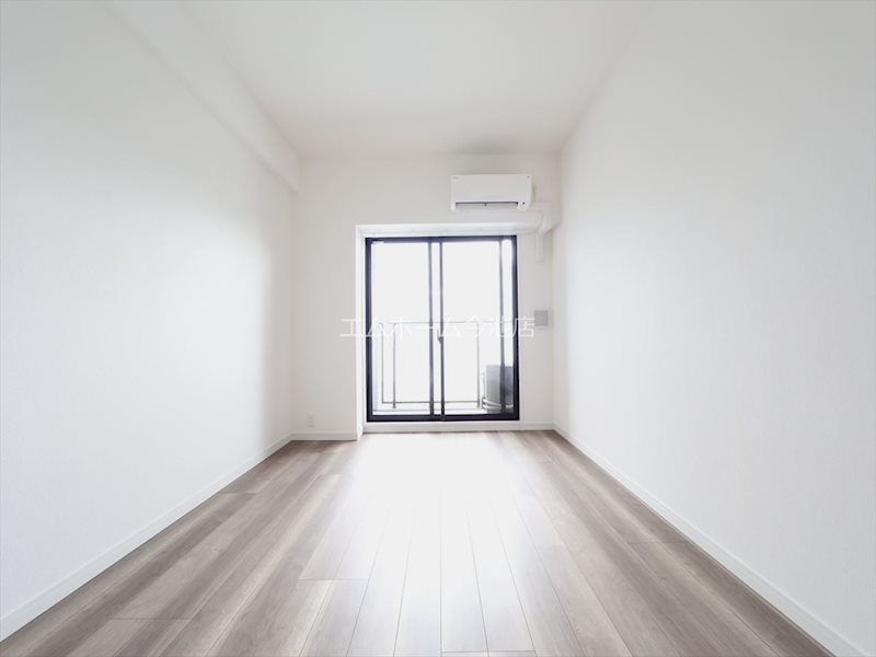 S-RESIDENCE黒川本通一丁目 洋室8.5帖　エアコン完備　バルコニーに面しています