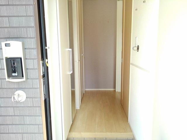 クレマチスⅡ 玄関