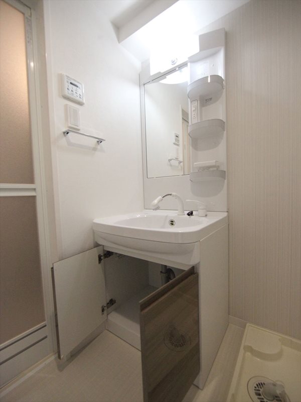 S-RESIDENCE庄内通North 脱衣所　独立洗面台（シャンプードレッサー付）収納スペース有　イメージ写真