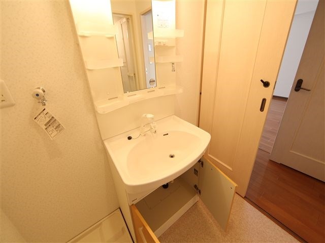 グランドール東桜 脱衣所　独立洗面化粧台（シャンプードレッサ―）