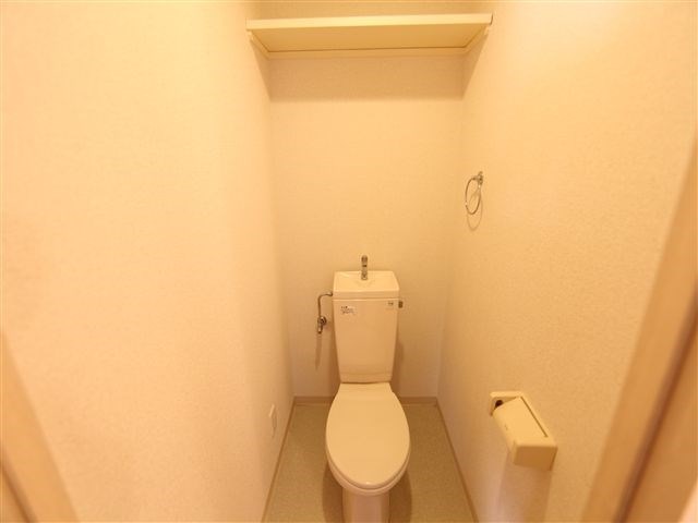 グランドール東桜 個室トイレ　収納棚付　