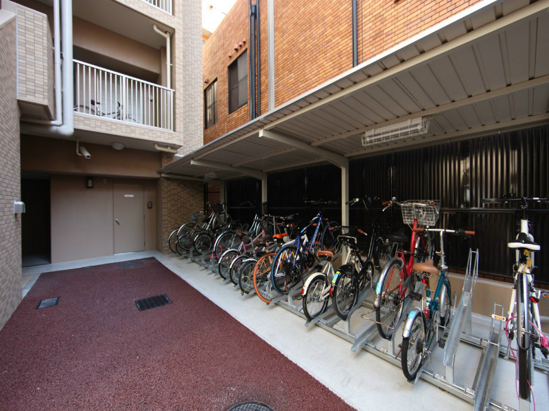 プレサンスロジェ鶴舞駅前 屋根付駐輪場