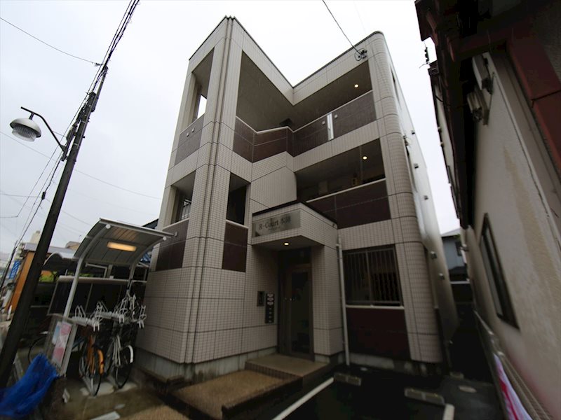 エントランス オートロック付 敷地内平面駐車場