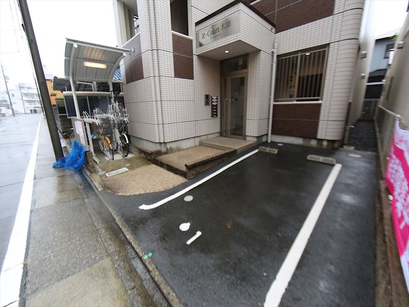 アールコート本陣 敷地内平面駐車場