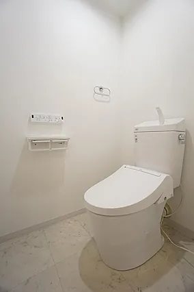 ハイレジデンス上園苑  温水洗浄暖房便座付トイレ