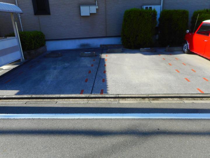 クレメント花塚 駐車場