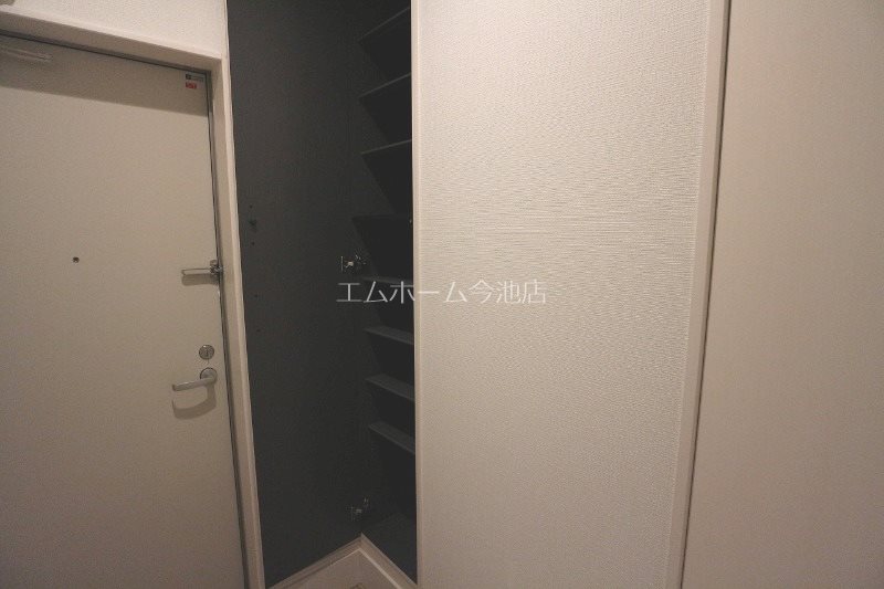 grandtic a simple（シンプル） 玄関　シューズボックス付（収納充実）