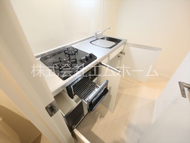ハーモニーテラス上石川町Ⅳ システムキッチン（ガス2口コンログリル付）　同仕様写真
