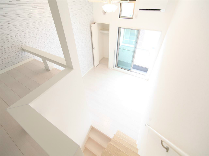 Ｖｉｌｌａ Ｓｔｏｒｉａ 洋室6.5帖　ロフト6.1帖（収納にも寝室にも使えます）