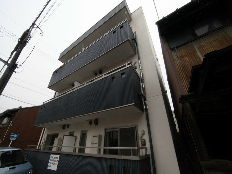外観 オートロック付 1フロア2部屋(全部屋角部屋)