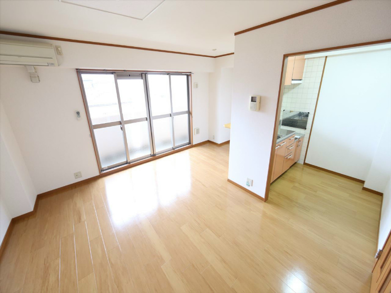 ブリーズ塩池 ＬＤＫ13.6帖　洋室8.1帖と繋げても仕切っても使えます