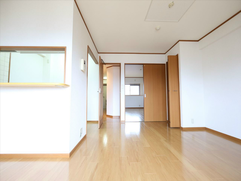 ブリーズ塩池 ＬＤＫ13.6帖　洋室8.1帖と繋げても仕切っても使えます