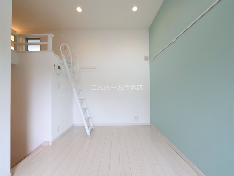 skip平針 洋室5.4帖　エアコン付　収納充実しています