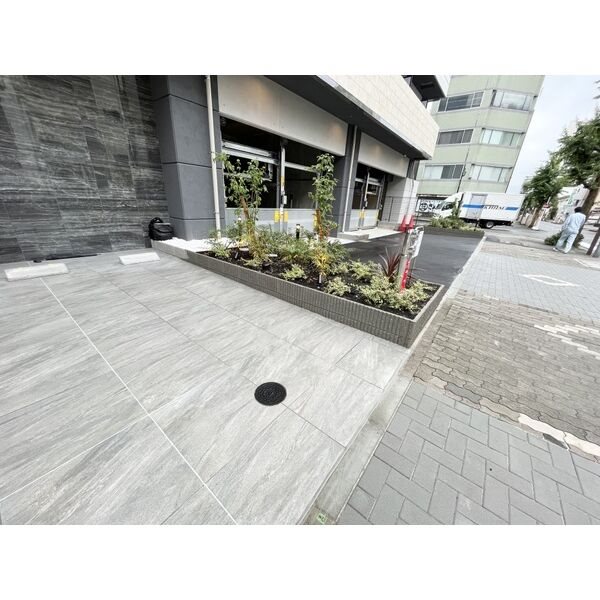 S-RESIDENCE丸の内駅前North 敷地内駐車場