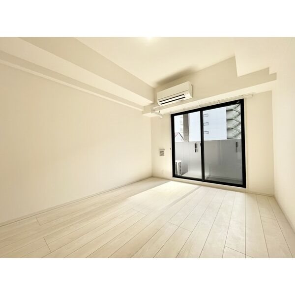 S-RESIDENCE丸の内駅前North 洋室7.2帖　クローゼット付（収納充実してます）