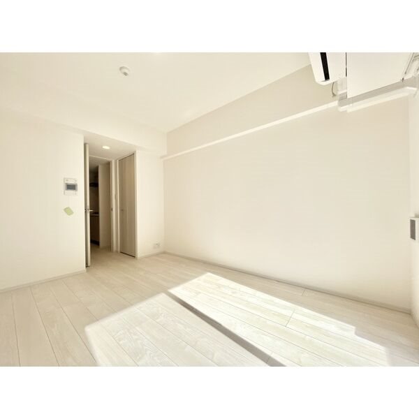 S-RESIDENCE丸の内駅前North 洋室7.2帖　クローゼット付き