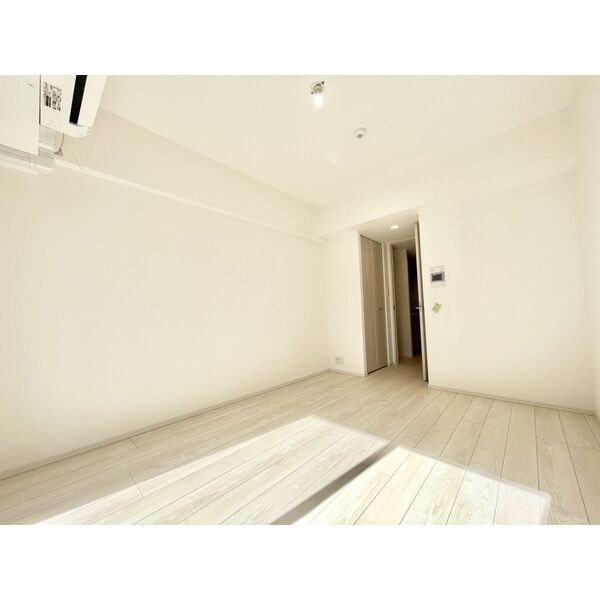 S-RESIDENCE丸の内駅前North 洋室7.2帖　クローゼット付き
