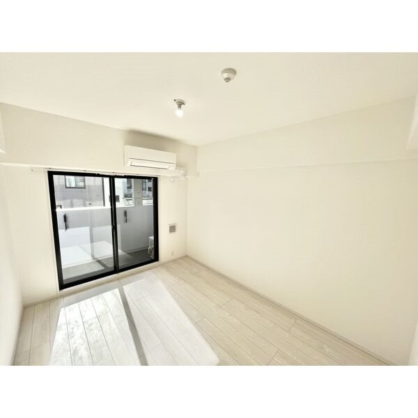 S-RESIDENCE丸の内駅前North 洋室7.2帖　クローゼット付き