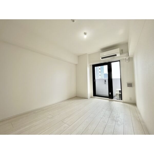 S-RESIDENCE丸の内駅前North 洋室8.0帖　クローゼット付（収納充実してます）