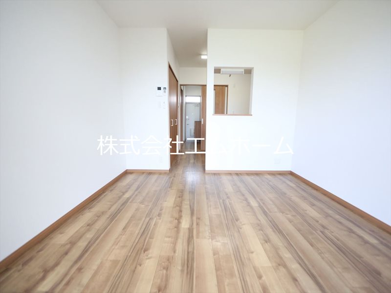プレミール明和町 洋室11.8帖　クローゼット付（収納充実してます）