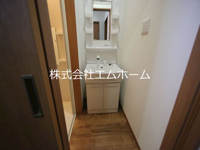 プレミール明和町 脱衣所　独立洗面台（シャンプードレッサー付）