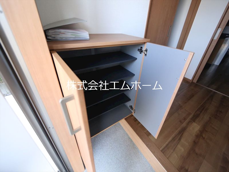 プレミール明和町 玄関　シューズボックス付