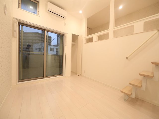 colors(カラーズ)愛知県名古屋市熱田区 一番2丁目17-22 ロフトに階段で上がれます(階段式ロフト)愛知県名古屋市熱田区一番2丁目17-22