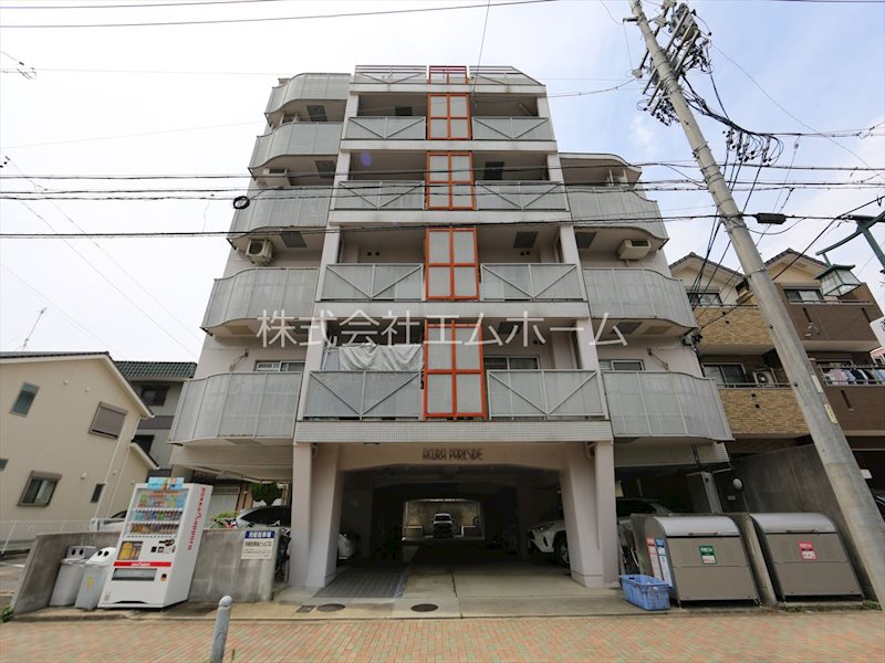 外観　オートロック付　防犯カメラ有り