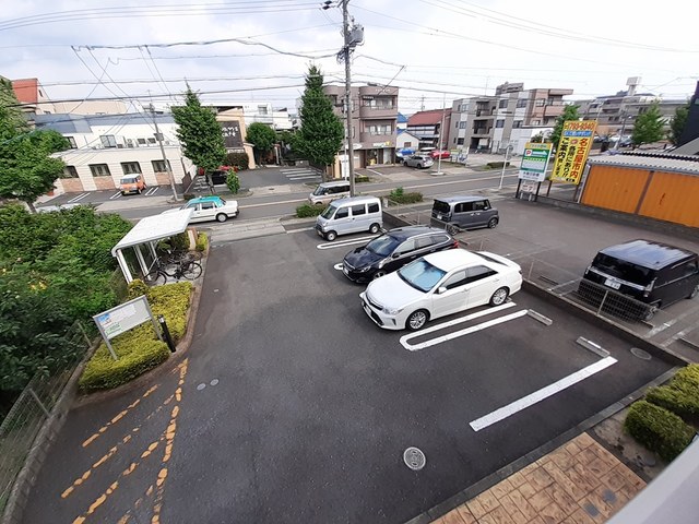 アユタシス南川 駐車場
