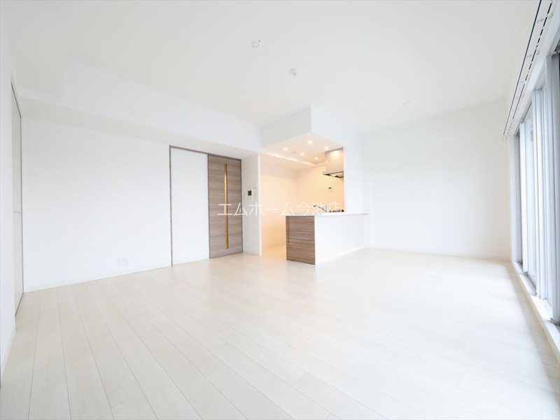 S-RESIDENCE本郷Ⅱ LDK18.2帖　エアコン付カウンターキッチン南向バスコニー