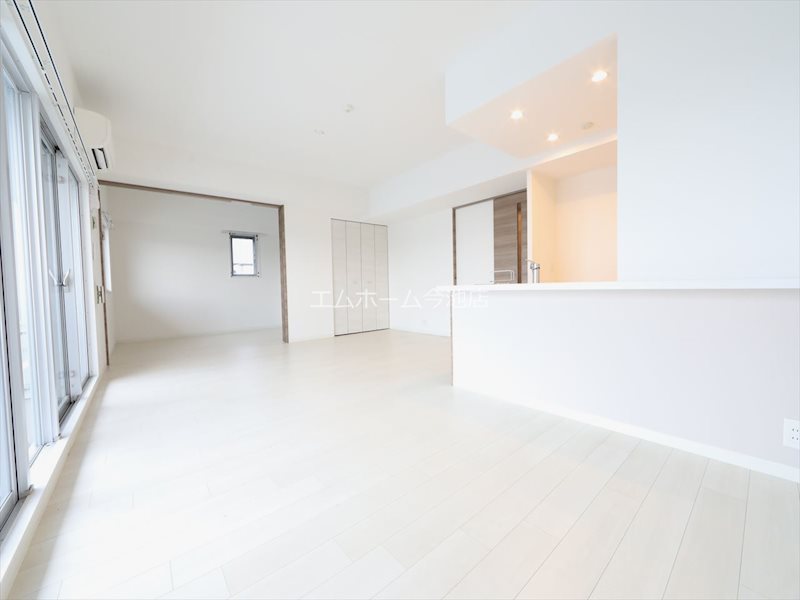 S-RESIDENCE本郷Ⅱ LDK18.2帖　エアコン付カウンターキッチン南向バスコニー