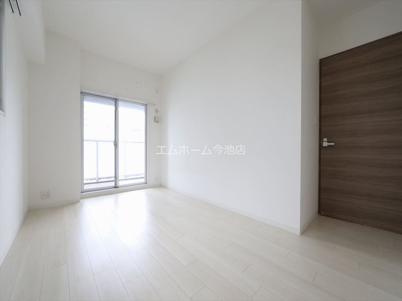 S-RESIDENCE本郷Ⅱ 洋室7.5帖　窓付（換気良好）バルコニーに面しています