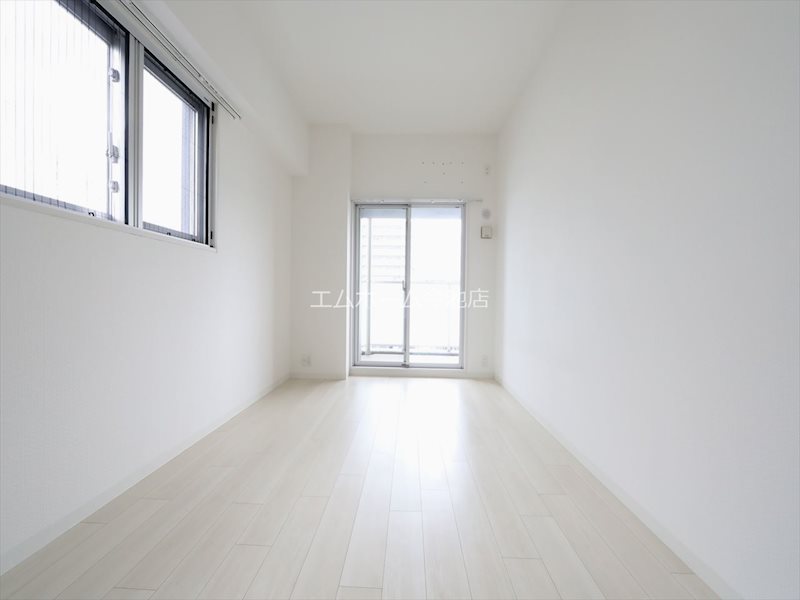 S-RESIDENCE本郷Ⅱ 洋室7.5帖　窓付（換気良好）バルコニーに面しています