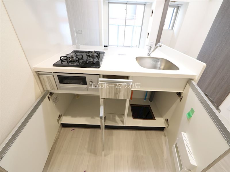 プレサンス広小路通今池 システムキッチン（ガス2口グリル付）カウンターキッチン