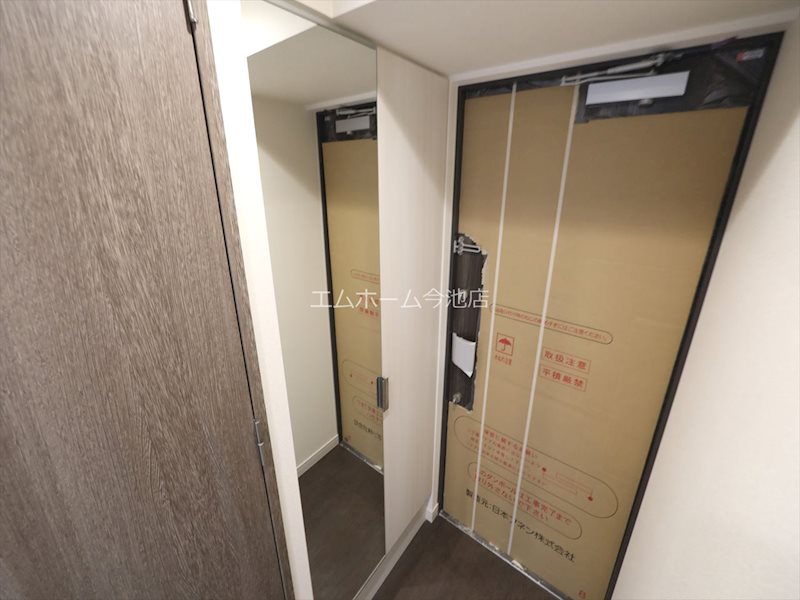 プレサンス広小路通今池 玄関　シューズボックス充実