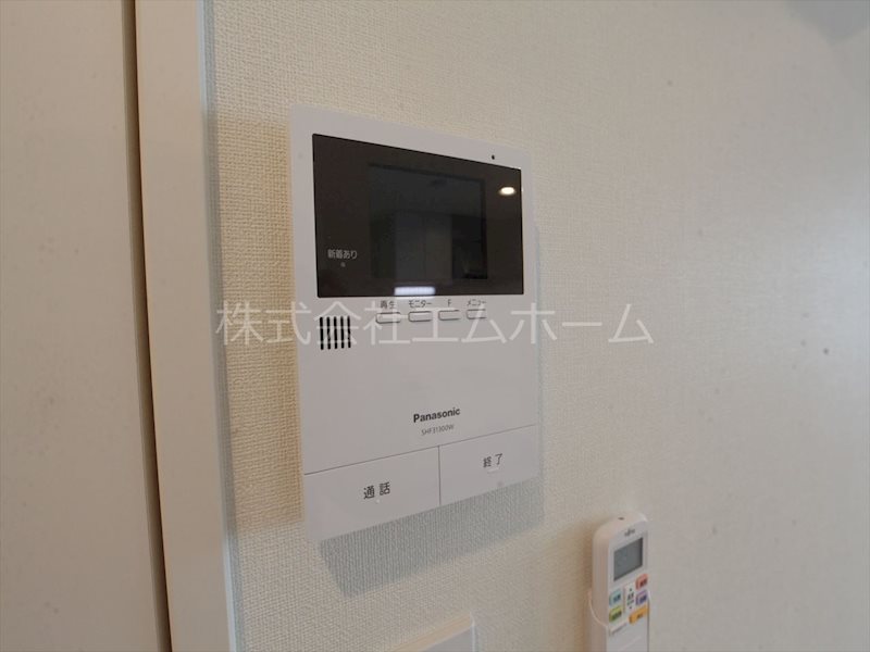 ハーモニーテラス岩戸町 ＴＶモニター付インターホン　同型写真